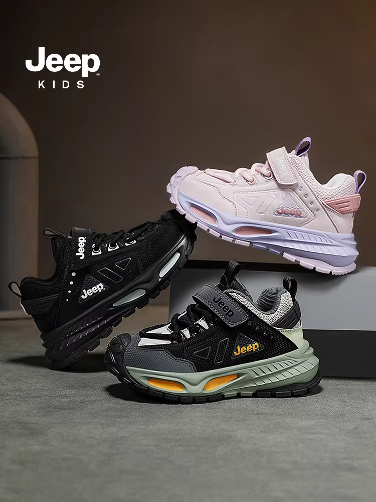 Giày thể thao màu đen dành cho bé trai Jeep có khóa dán, mẫu mới xuân thu 2025, giày trẻ em đế mềm chống trượt mùa đông.