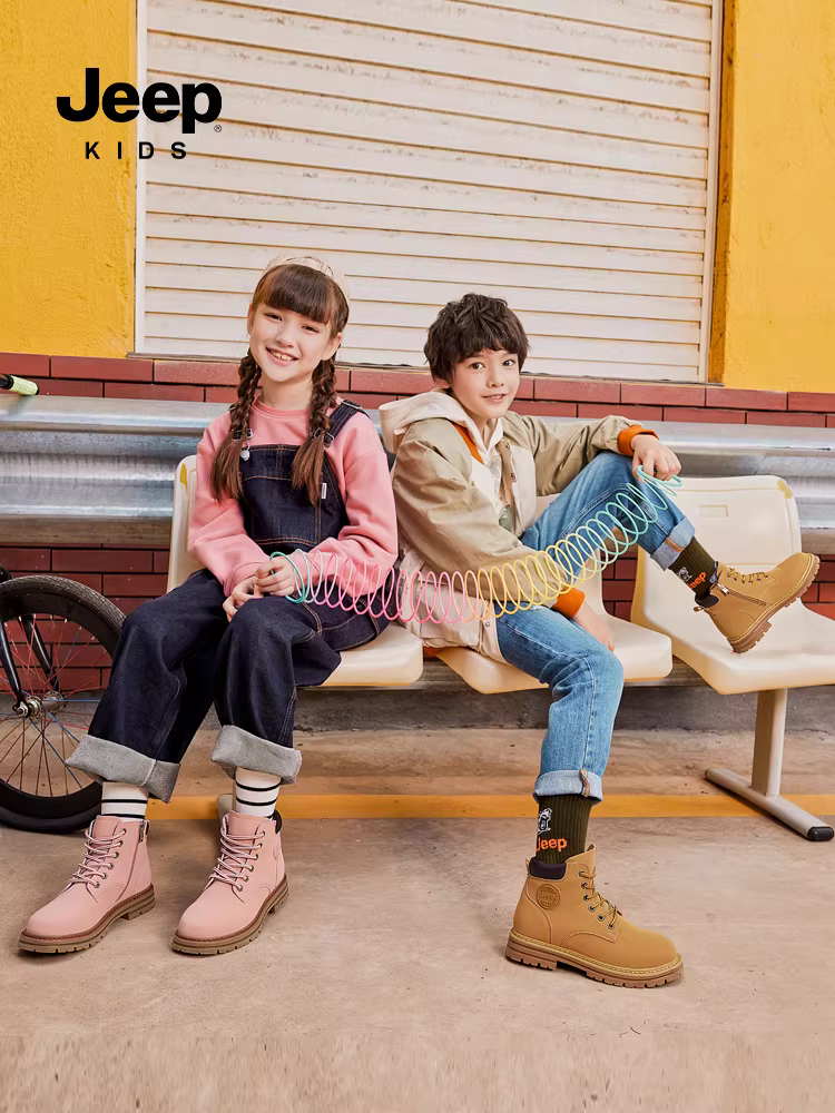 Giày bốt trẻ em Jeep dành cho bé trai và bé gái, cùng kiểu dáng bốt lớn màu vàng, giày đi bộ đường dài lót lông cừu và dày dặn mới mùa thu đông, giày bốt cotton