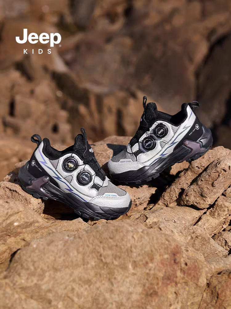 Giày trẻ em Jeep, giày thể thao ngoài trời cho trẻ em, giày đi bộ đế mềm mới mùa thu đông 2025, giày chạy bộ thông thường có nút xoắn