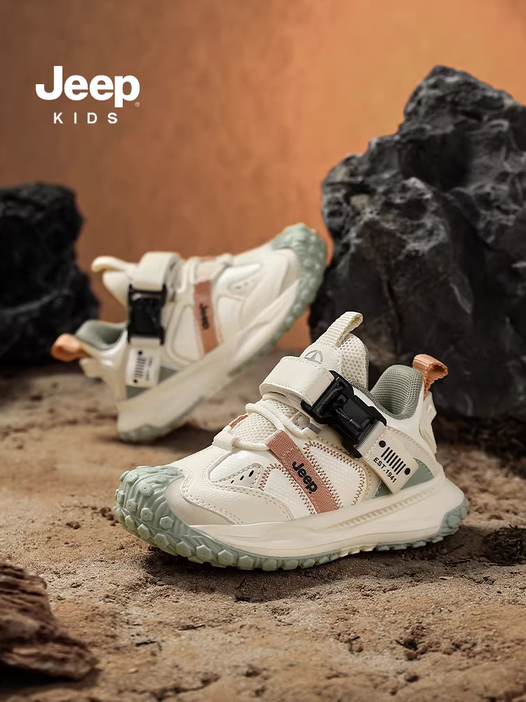 Giày thể thao nhẹ trẻ em Jeep mùa xuân thu 2025 kiểu dã ngoại cắm trại mới giày chạy bộ chống trơn trượt cho bé gái giày cho bé trai