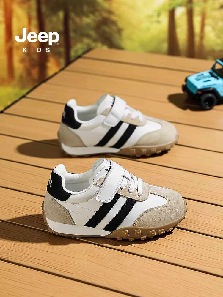 Giày thể thao trẻ em Jeep, giày chạy bộ bé trai bé gái, mẫu mới thu đông 2025, chống trơn trượt, nhẹ, màu trắng