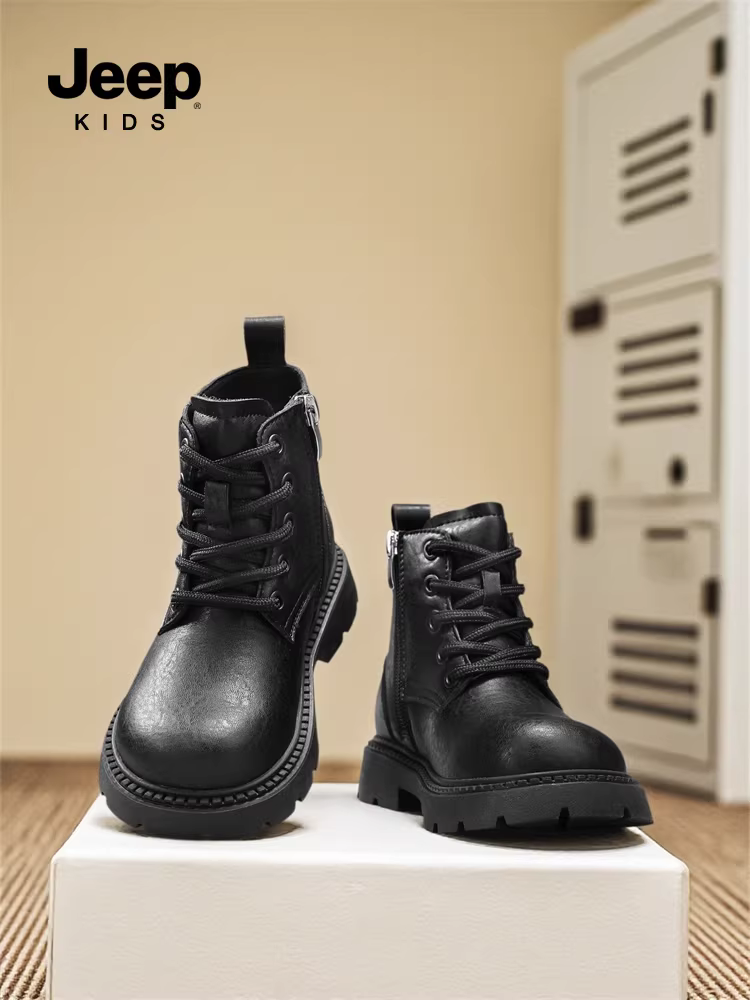 Giày bốt da thường ngày cho trẻ em Jeep Giày bốt trẻ em đế mềm mùa đông 2025 Giày bốt kiểu mới màu đen Giày trẻ em chống trượt