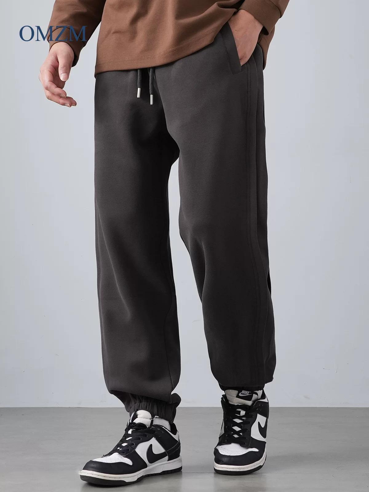 Quần jogger lông thỏ hạng nặng kiểu Mỹ của OMZM dành cho nam, mùa thu đông 2024, lót lông cừu, dày dặn, quần thể thao dáng rộng, phong cách thường ngày