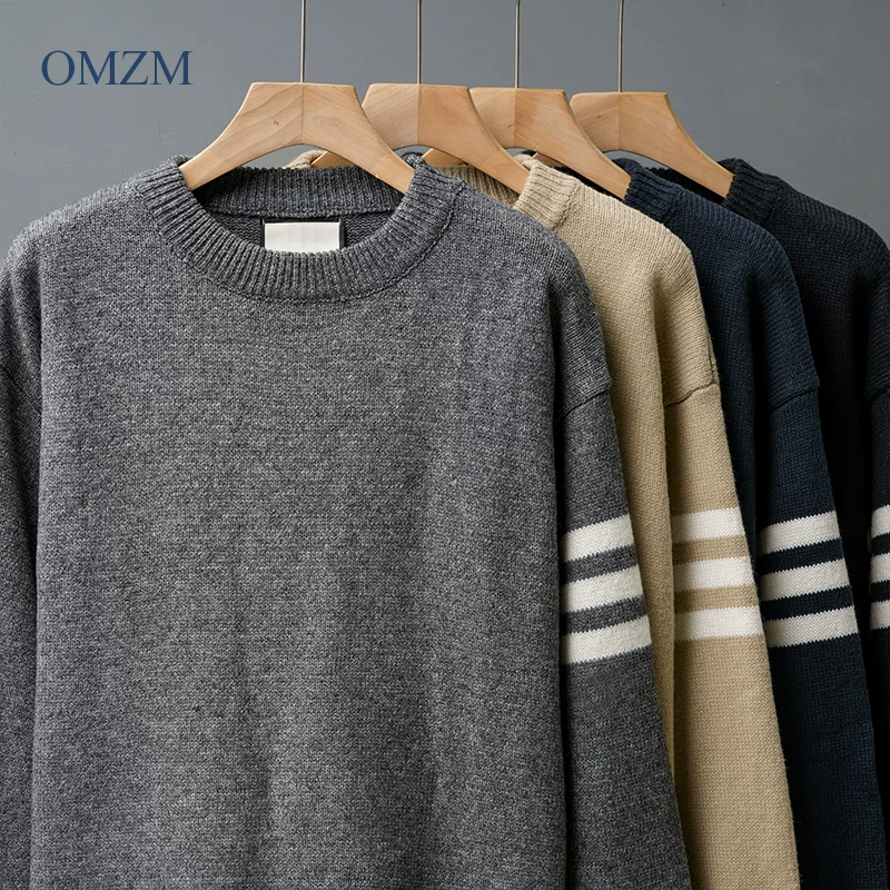 Áo len cổ tròn ba sọc OMZM dành cho nam, áo len dệt kim dày dặn ấm áp mùa đông, áo len dệt kim dáng rộng và giản dị.