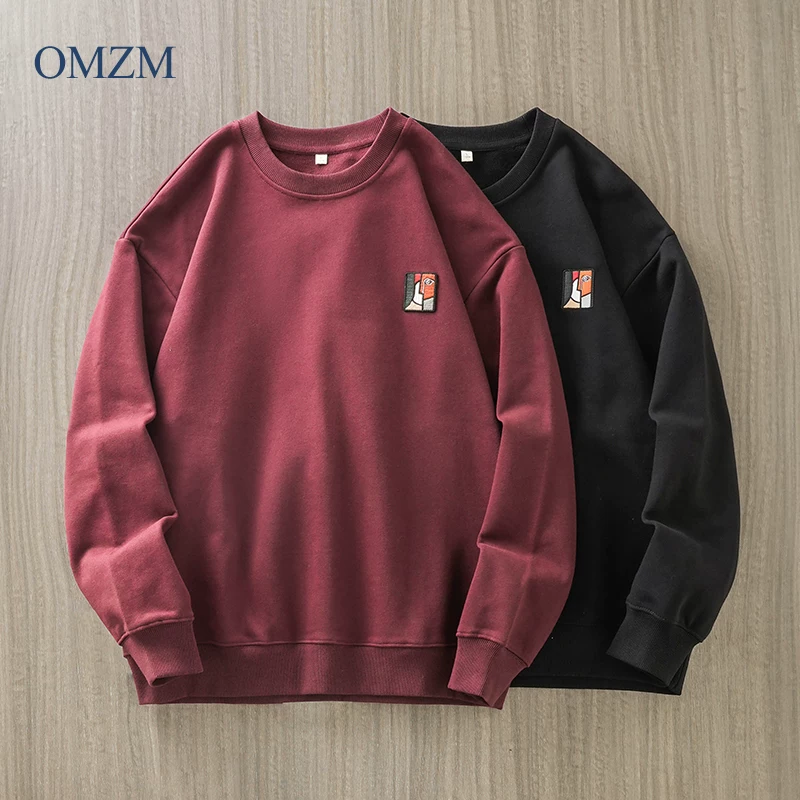 Áo len đỏ nặng OMZM360G dành cho nam, áo sơ mi cổ tròn thêu cổ điển kiểu Mỹ mùa xuân thu, áo khoác rộng rãi dành cho cặp đôi