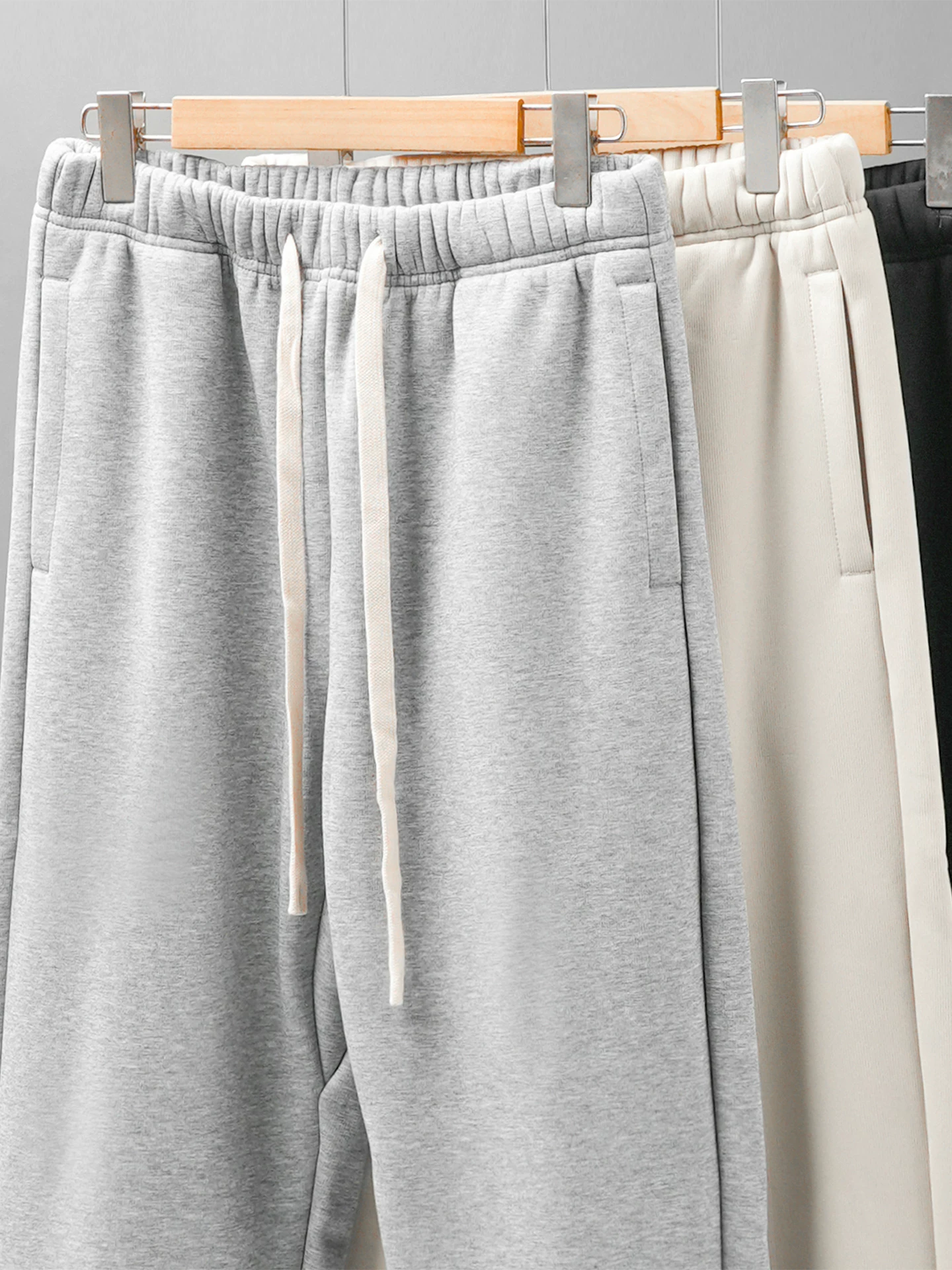 Quần jogger nỉ hạng nặng OMZM500G dành cho nam, phong cách Mỹ mùa thu đông, quần dài lót lông và dày dặn, quần thể thao màu xám.