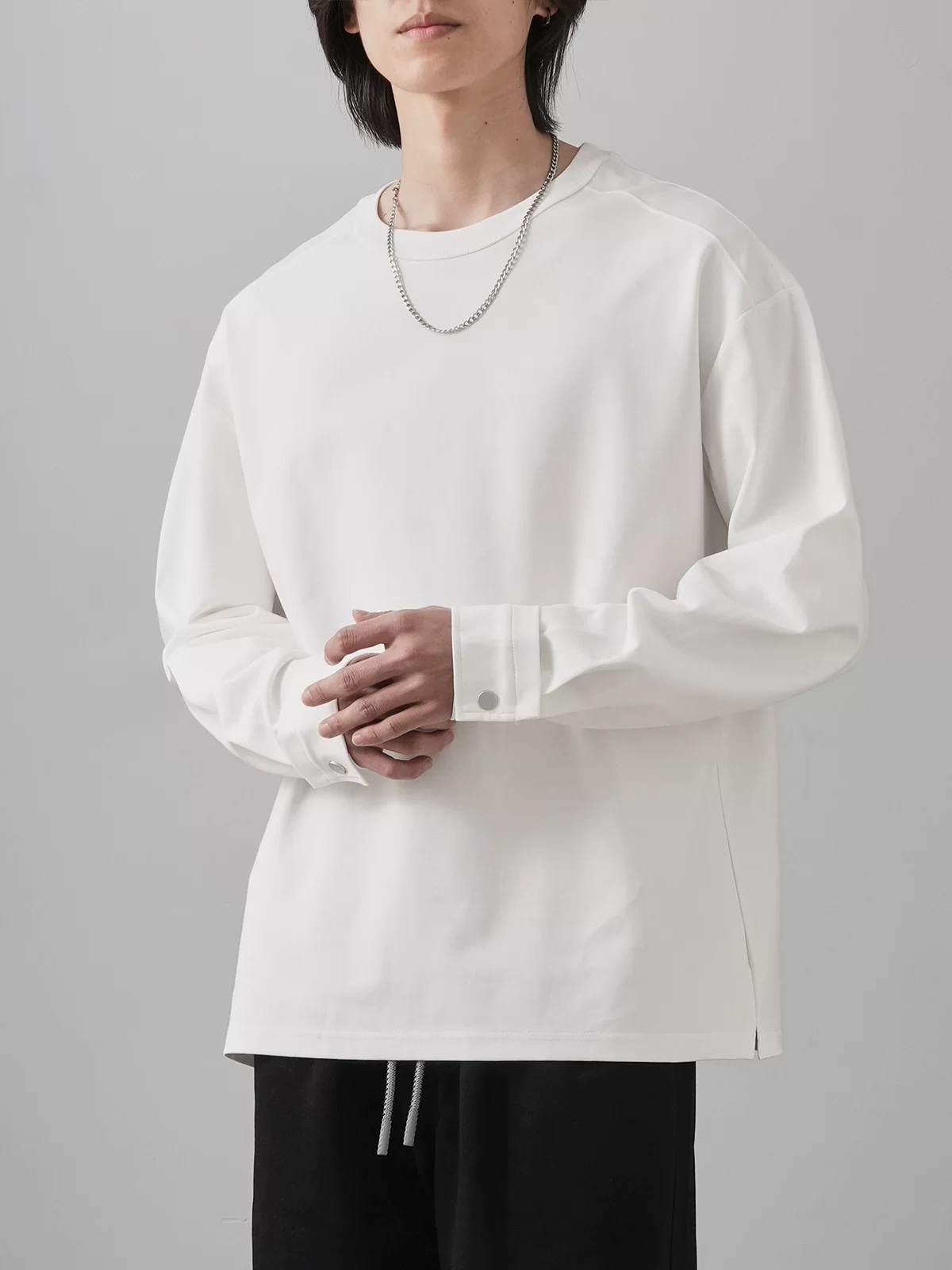 Áo thun nam tay dài kiểu Mỹ, mùa xuân thu 2024, kiểu dáng rộng rãi, cổ tròn, tay áo có họa tiết, áo lót cơ bản