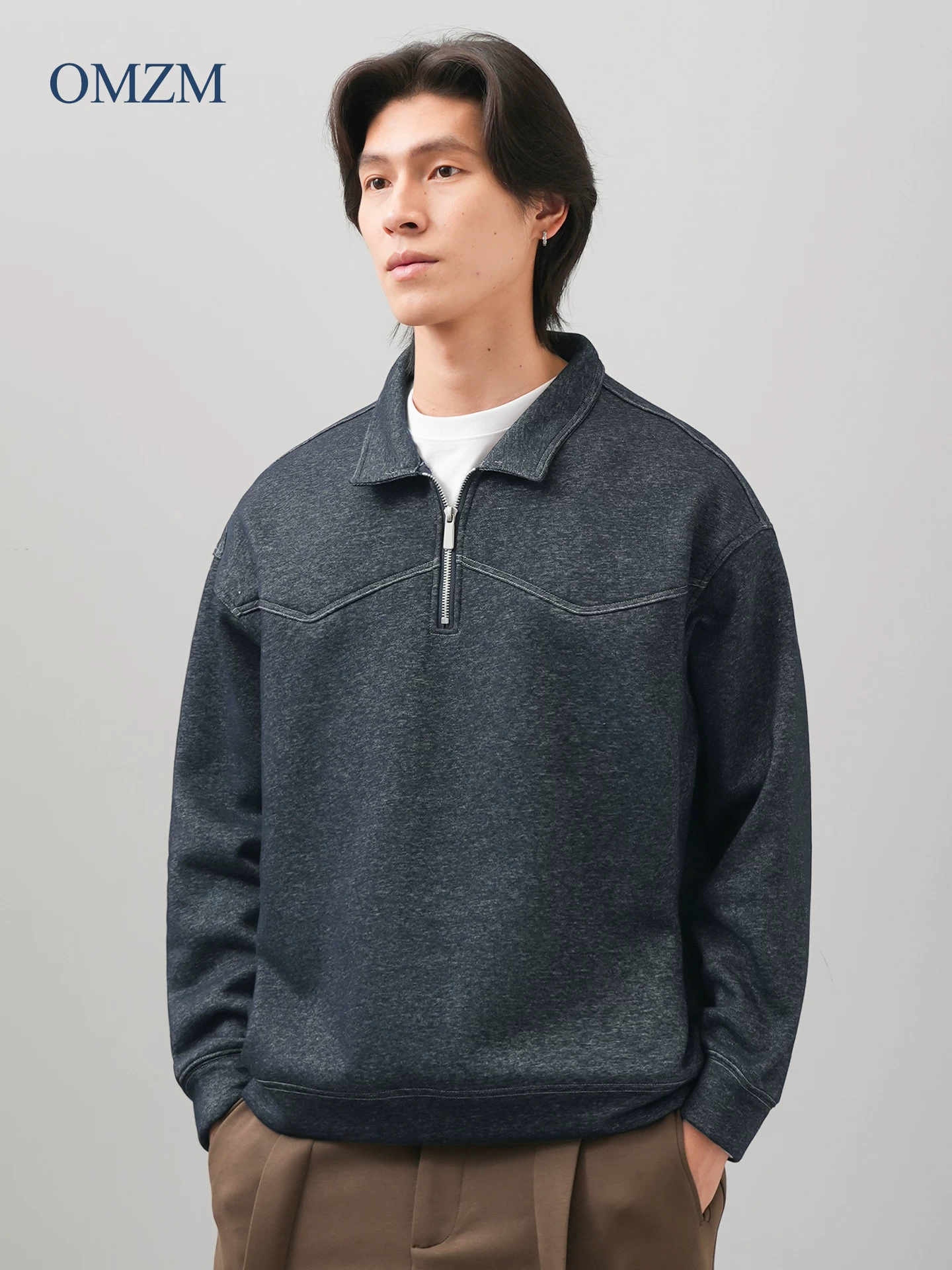 Áo khoác nỉ nửa khóa kéo OMZM dành cho nam, kiểu mới thu đông 2025, phối vải denim, tay dài, cổ trụ, kiểu áo thun mặc trong