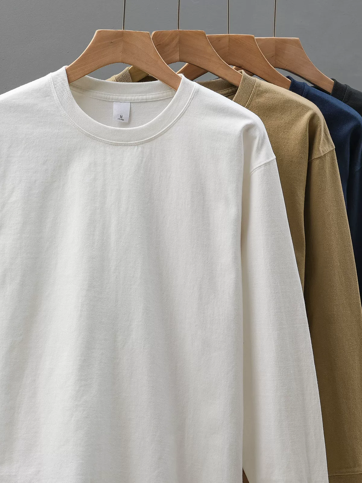 Áo thun dài tay bằng cotton nguyên chất hạng nặng 400g kiểu Mỹ dành cho nam, áo len cổ tròn dáng rộng mùa thu đông, áo sơ mi lót bên trong màu trắng.