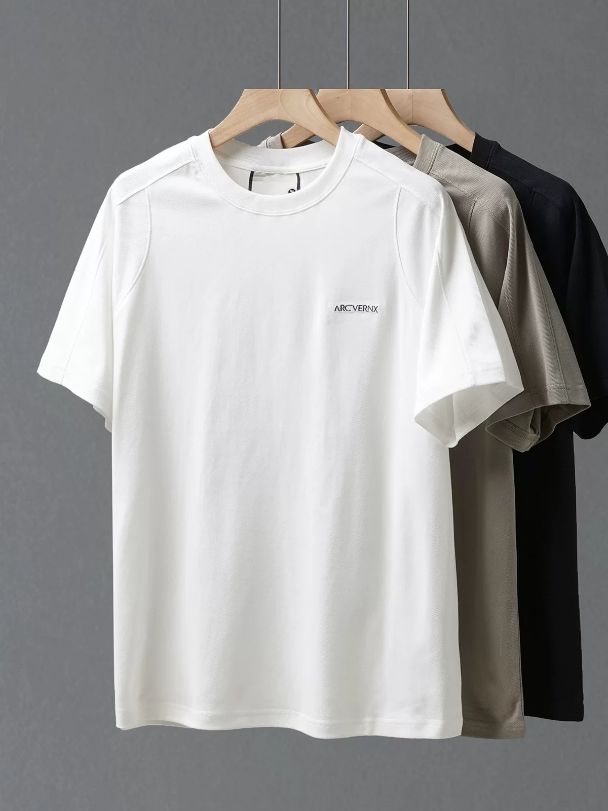 Áo thun ngắn tay cotton khô nhanh kiểu Mỹ OMZM dành cho nam giới trong mùa hè, áo thun lưới mỏng thoáng khí có thêu chữ, cổ tròn nửa tay