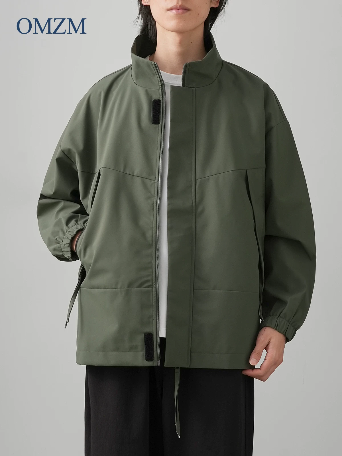Áo khoác ngoài phong cách Mỹ OMZM dành cho nam 2024, mẫu mới mùa xuân, chống gió và chống nước, cổ đứng, dáng rộng, kiểu giản dị