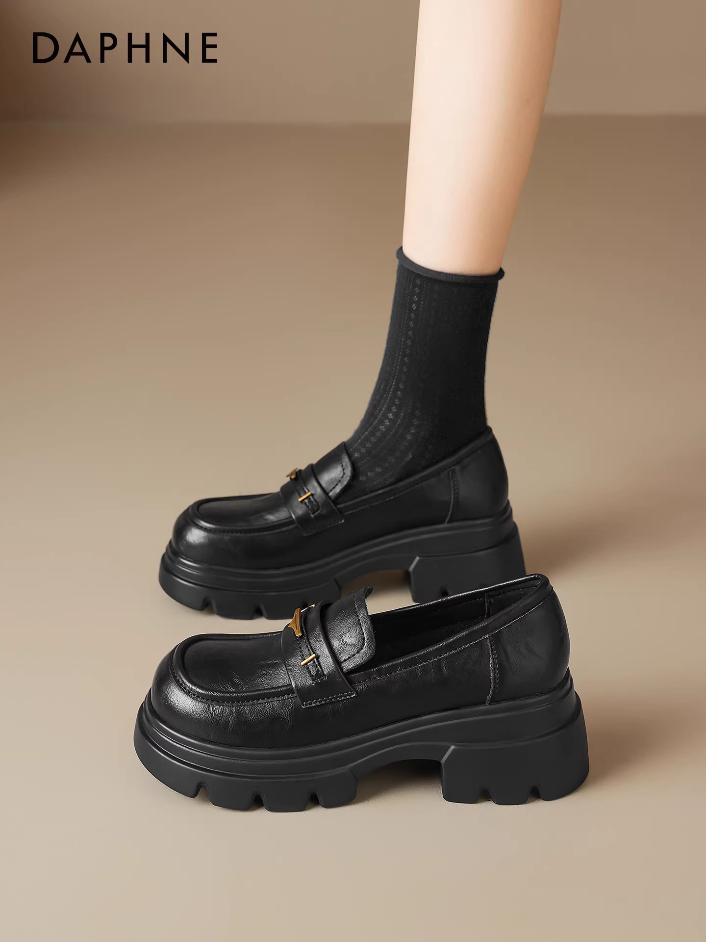 Giày lười đế dày tăng chiều cao Daphne 2025 giày da nữ mới đa năng màu đen giày đi làm