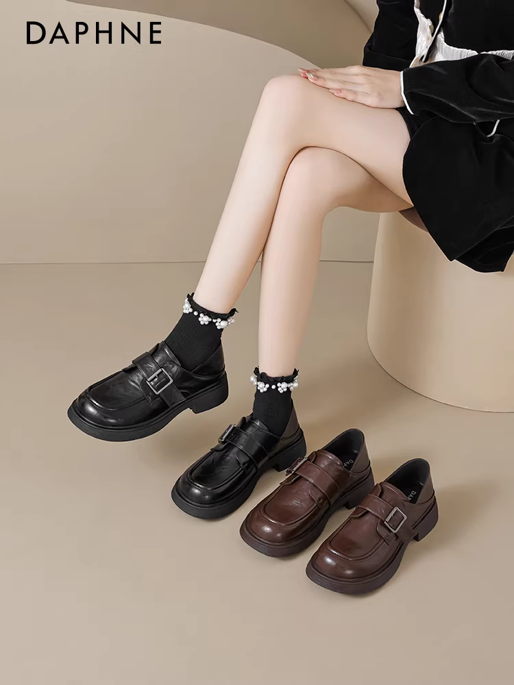 Giày lười đế dày Daphne dành cho nữ 2025 kiểu mới mùa thu màu đen phong cách Anh quốc jK giày đơn giản đi làm thường ngày giày da nhỏ