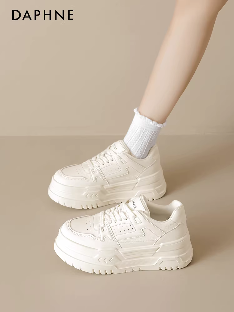 Giày thể thao đế dày màu trắng Daphne dành cho nữ, mẫu mới thu đông 2025, giày nữ thời trang, nhẹ nhàng, đa năng, đế mềm.