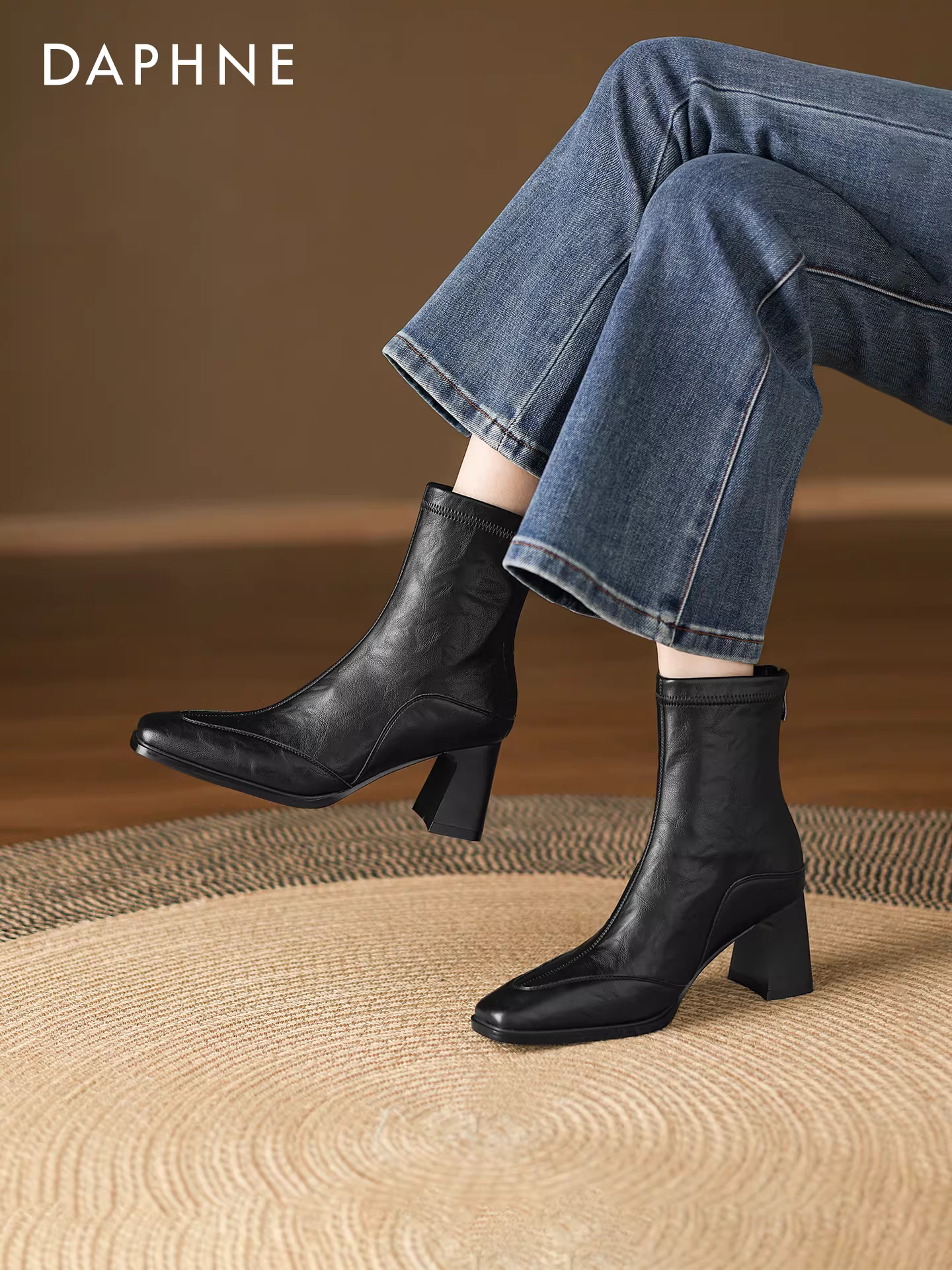 Giày bốt nữ Daphne Slim mùa đông 2025 kiểu mới, chất liệu nhung, kiểu Pháp, cổ ngắn, gót dày, mũi vuông, gót cao