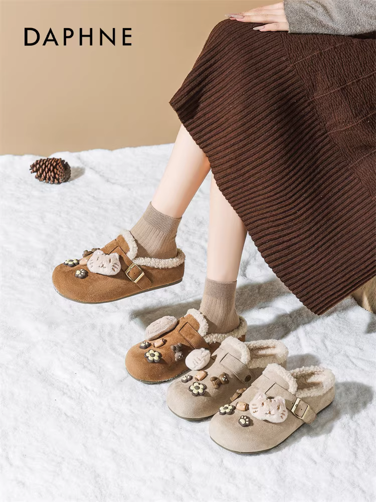 Giày Birkenstock đế dày lót lông Daphne dành cho nữ, kiểu mới mùa đông 2025, kiểu lười, đi được ngoài trời, kiểu nửa dép kín mũi lông xù.