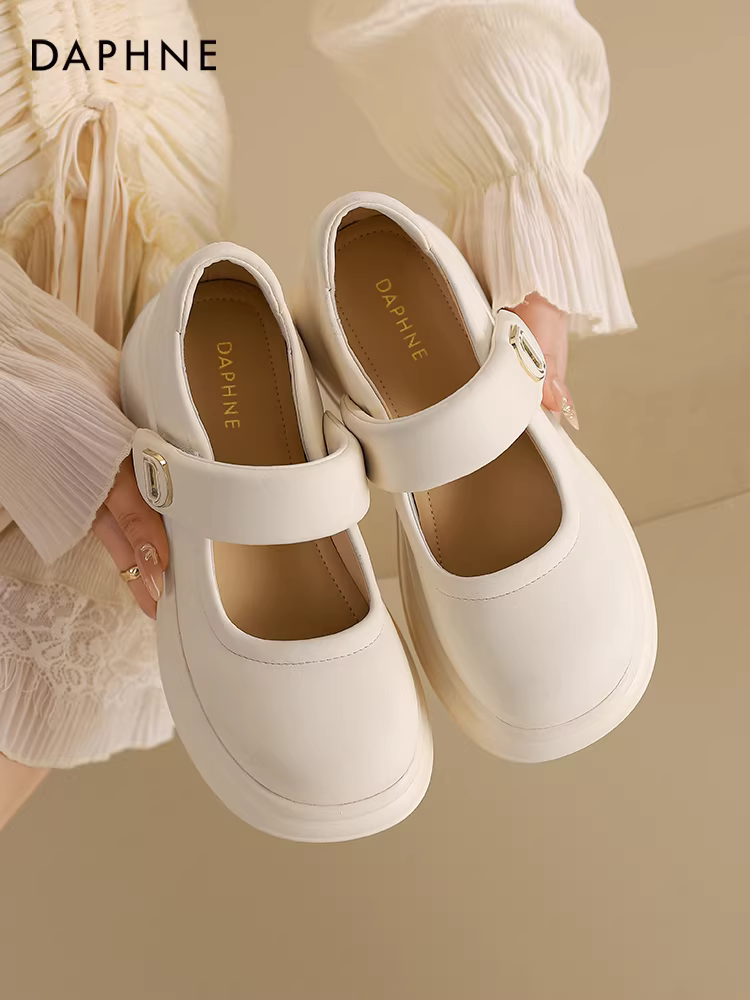 Giày Mary Jane Daphne màu trắng dành cho nữ, mẫu mới xuân 2025, đế dày tăng chiều cao, chất liệu da, đa năng, kiểu retro, giày đơn.
