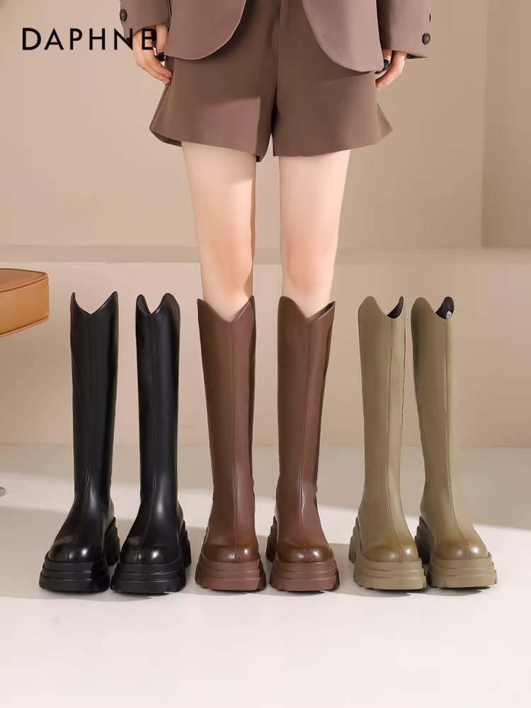 Giày bốt cao cổ đế dày kiểu V Daphne dành cho nữ, mẫu mới thu đông 2025, kiểu cổ điển, giày bốt đi xe, giày bốt thon gọn cho nữ