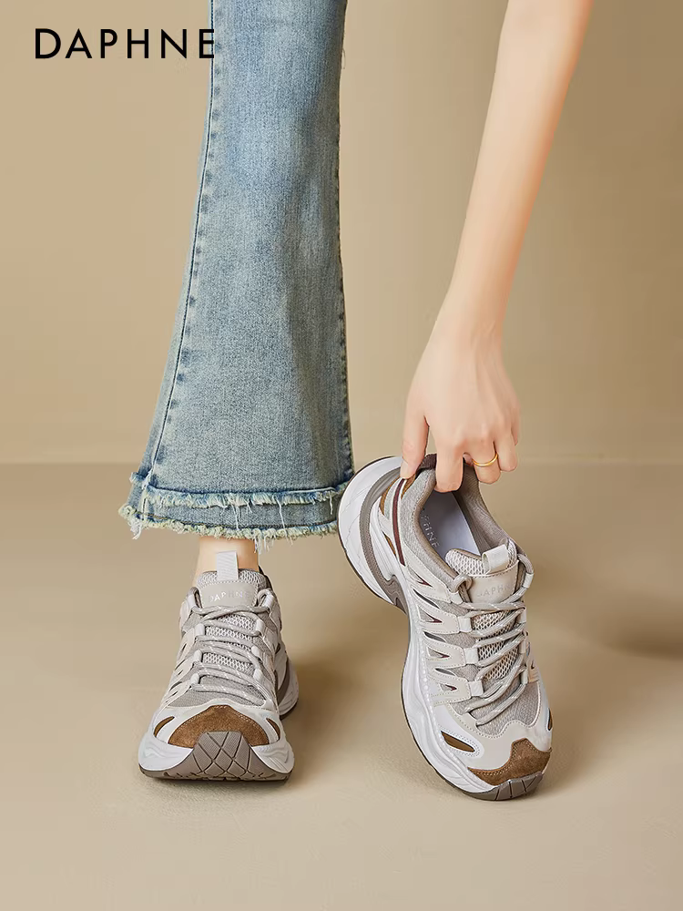 Giày bố đế dày Daphne dành cho nữ, kiểu dáng mới mùa xuân 2026, giày thể thao tăng chiều cao, giày thể thao đi bộ đường dài rất phong cách.