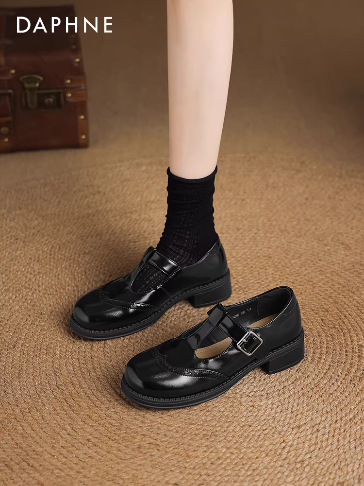 Giày Loafer đen Daphne nữ 2025, mẫu mới thu đông, đế mềm, kiểu Mary Jane, giày da nhỏ, phong cách Pháp, giày đơn.