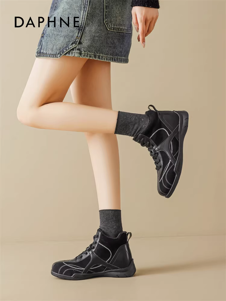 Giày bông lót lông Daphne, giày tập Đức dành cho nữ, mẫu mới mùa đông 2025, giày thể thao cổ cao màu đen giữ ấm chống thấm nước.