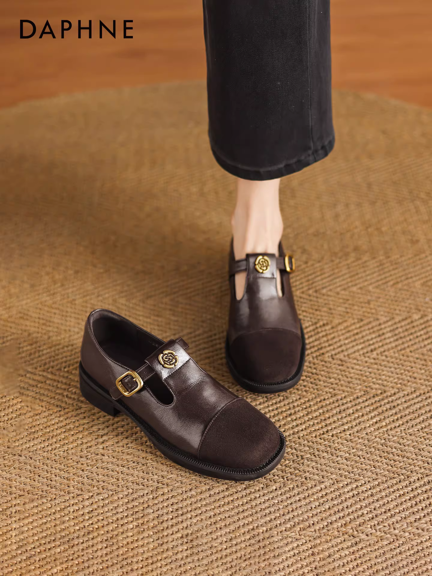 Giày Loafer nữ Daphne màu nâu, kiểu Anh, đế dày, mùa thu mới 2025, giày da nhỏ, kiểu Mary Jane.