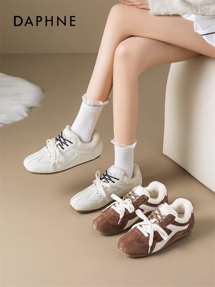 Giày tập Đức lót lông Daphne dành cho nữ, kiểu mới mùa đông 2025, ấm áp, đế dày, đa năng, lông mềm, đế mềm, màu trắng, kiểu ủng tuyết.