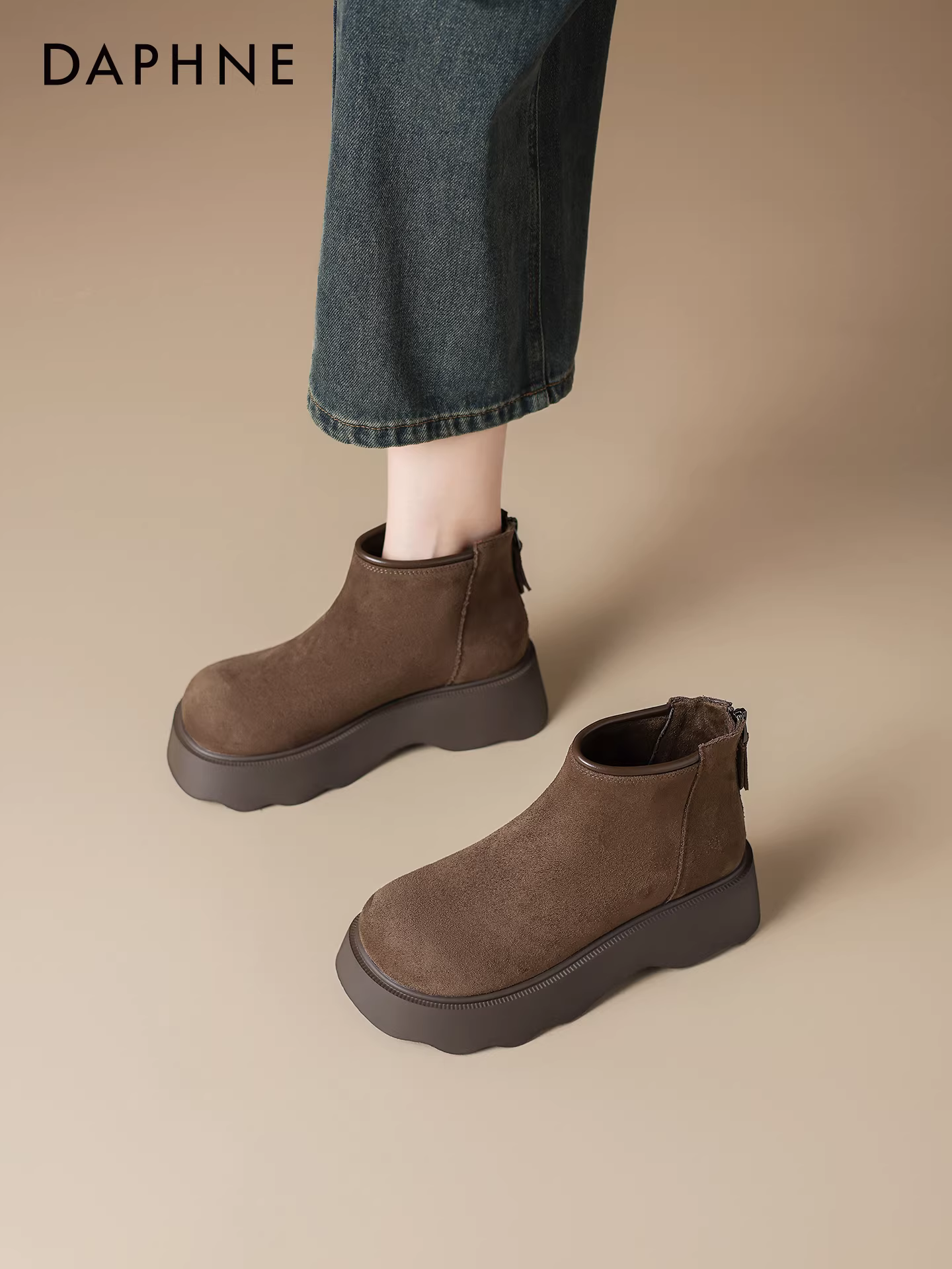 Giày bốt đi tuyết đế dày Daphne dành cho nữ 2025 giày lót lông cừu mùa đông mới giày mũi rộng tăng chiều cao giày bốt ngắn giày cotton giày Birkenstock