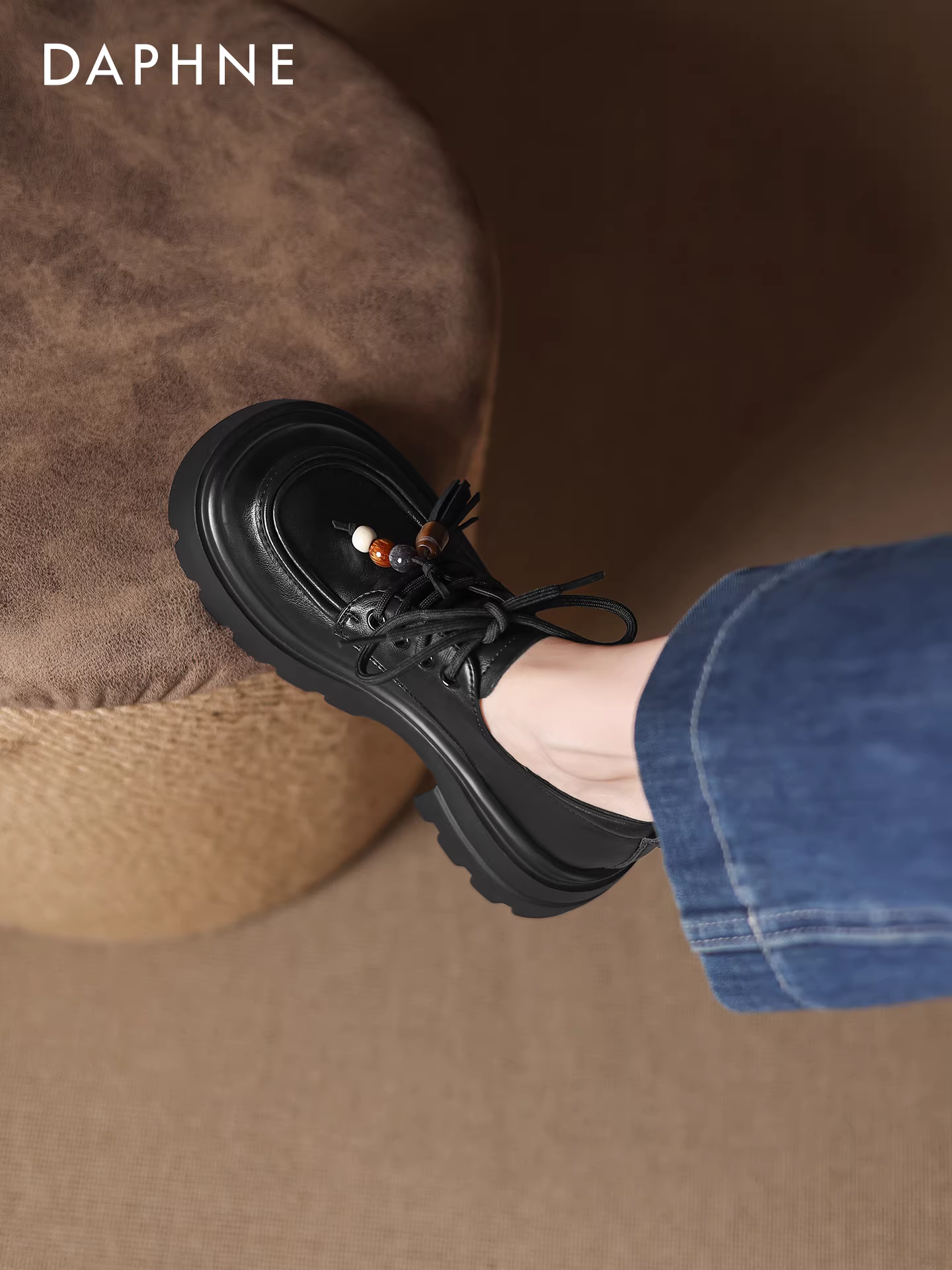 Giày lười nữ Daphne màu đen, kiểu mới thu đông 2025, phong cách Anh, giày da nhỏ, buộc dây, đế dày tăng chiều cao.