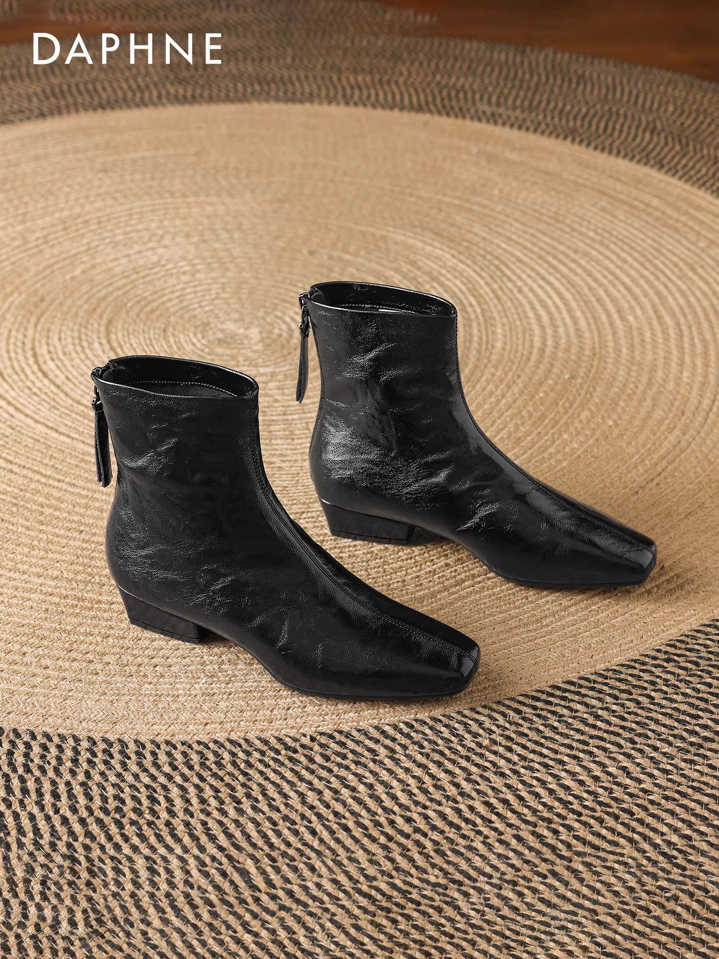 Giày bốt cổ thấp Daphne dành cho nữ 2025, kiểu dáng mới, ôm chân, mùa thu đông, lót lông, màu đen, kiểu Chelsea Martin.
