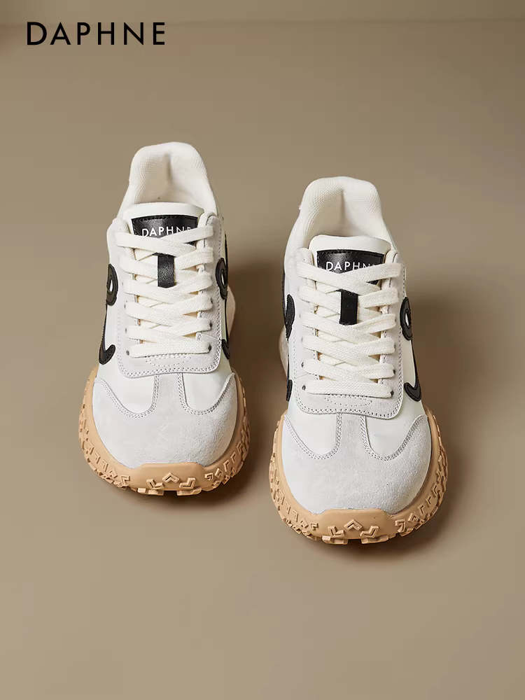 Giày thể thao đế dày kiểu Đức Daphne dành cho nữ, mẫu mới thu đông 2025, tăng chiều cao, đa năng, màu trắng