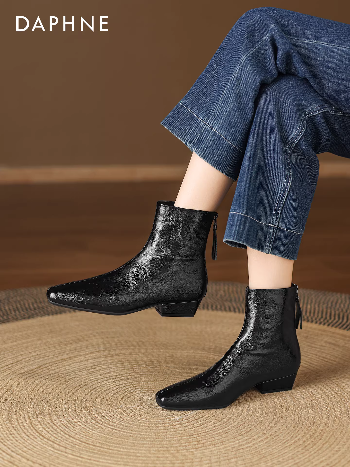 Giày bốt cổ thấp Daphne dành cho nữ 2025, kiểu dáng mới, ôm chân, mùa thu đông, lót lông, màu đen, kiểu Chelsea Martin.