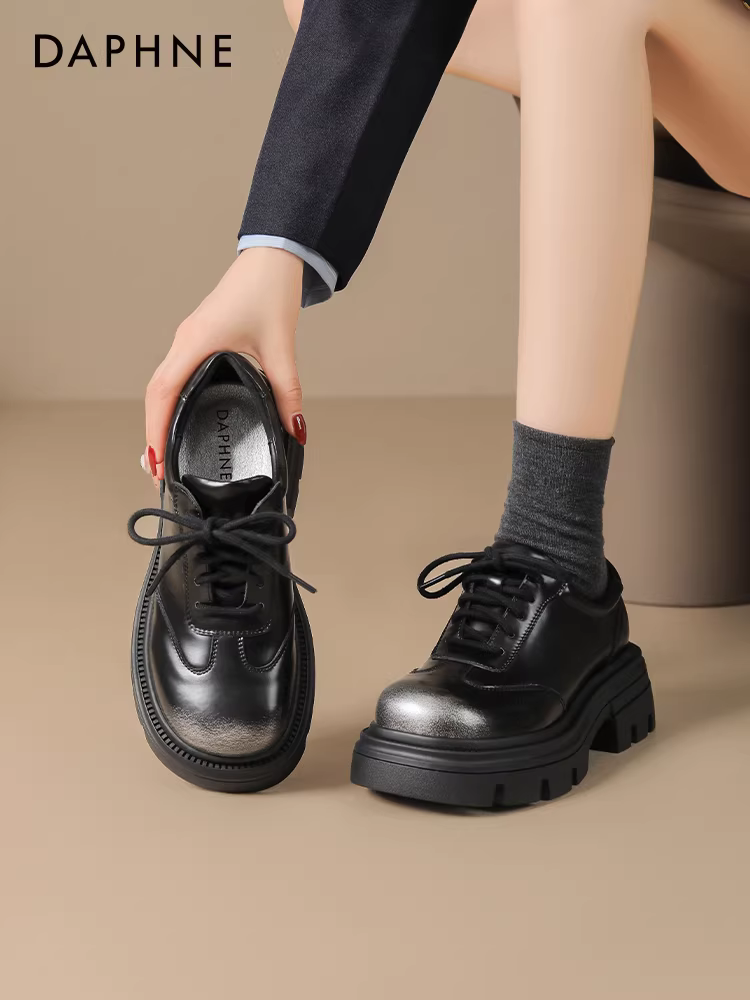 Giày lười đế dày Daphne dành cho nữ 2025, giày nữ mùa thu mới màu nâu, giày đơn phong cách Anh, giày da nhỏ mùa thu đông