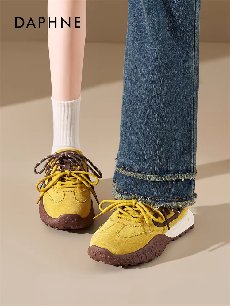 Giày tập Đức đế dày Daphne dành cho nữ, giày đế mềm kiểu retro mới mùa đông 2025, giày thể thao ballet màu vàng.