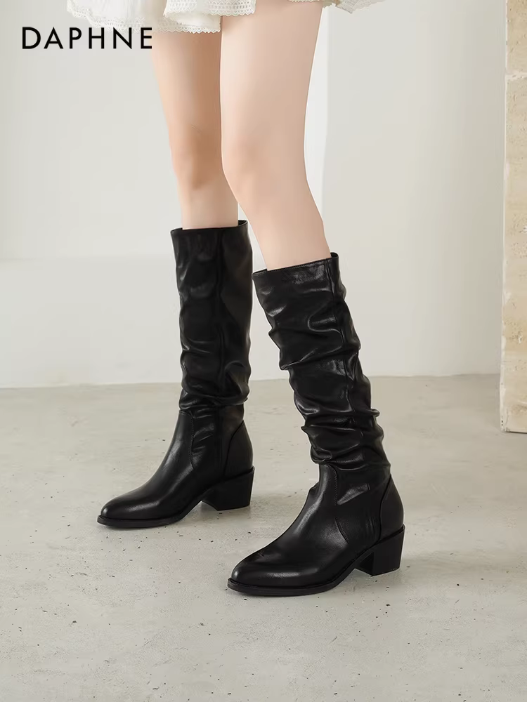Giày bốt cao cổ nữ Daphne 2025, mẫu mới thu đông, kiểu dáng Tây, mũi nhọn, gót cao, thích hợp đi cưỡi ngựa