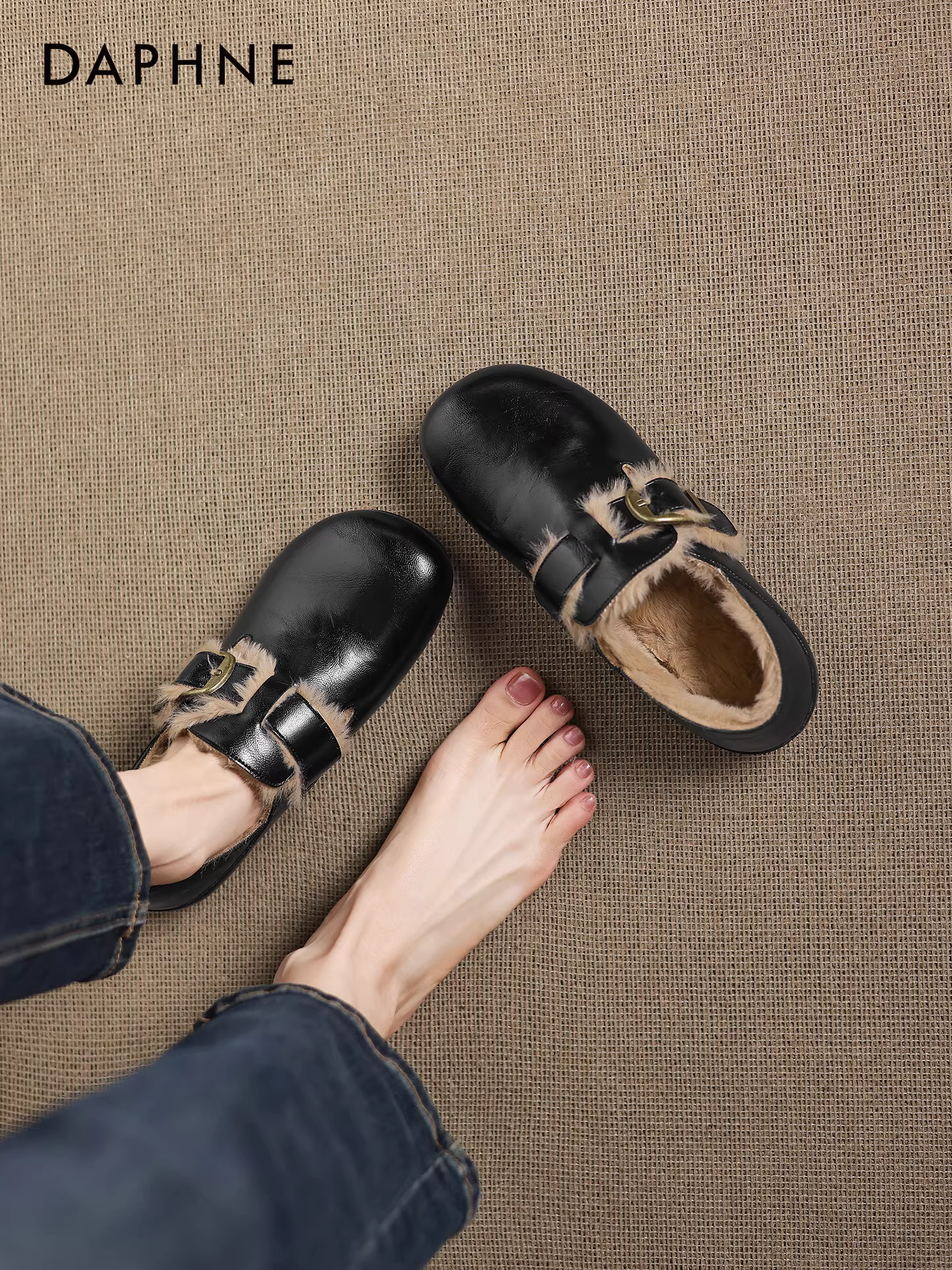 Giày Birkenstock lót lông cừu Daphne dành cho nữ, kiểu mới thu đông 2025, giày da Birkenstock giữ ấm kiểu lười cho nữ.