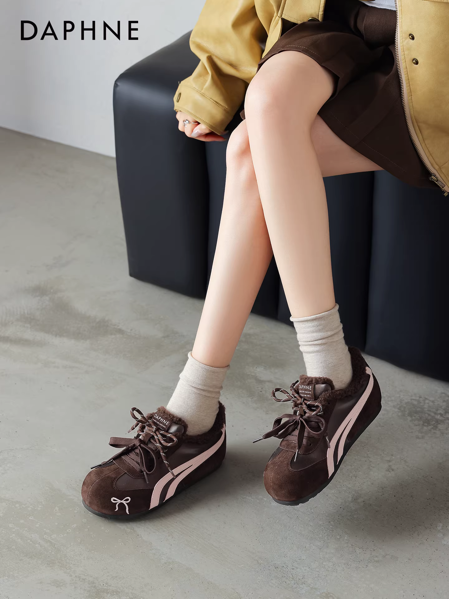 Giày tập giữ ấm lót lông Daphne 2025, giày mùa đông nữ mới, giày bông lông mềm mại, giày thể thao nữ, giày nữ