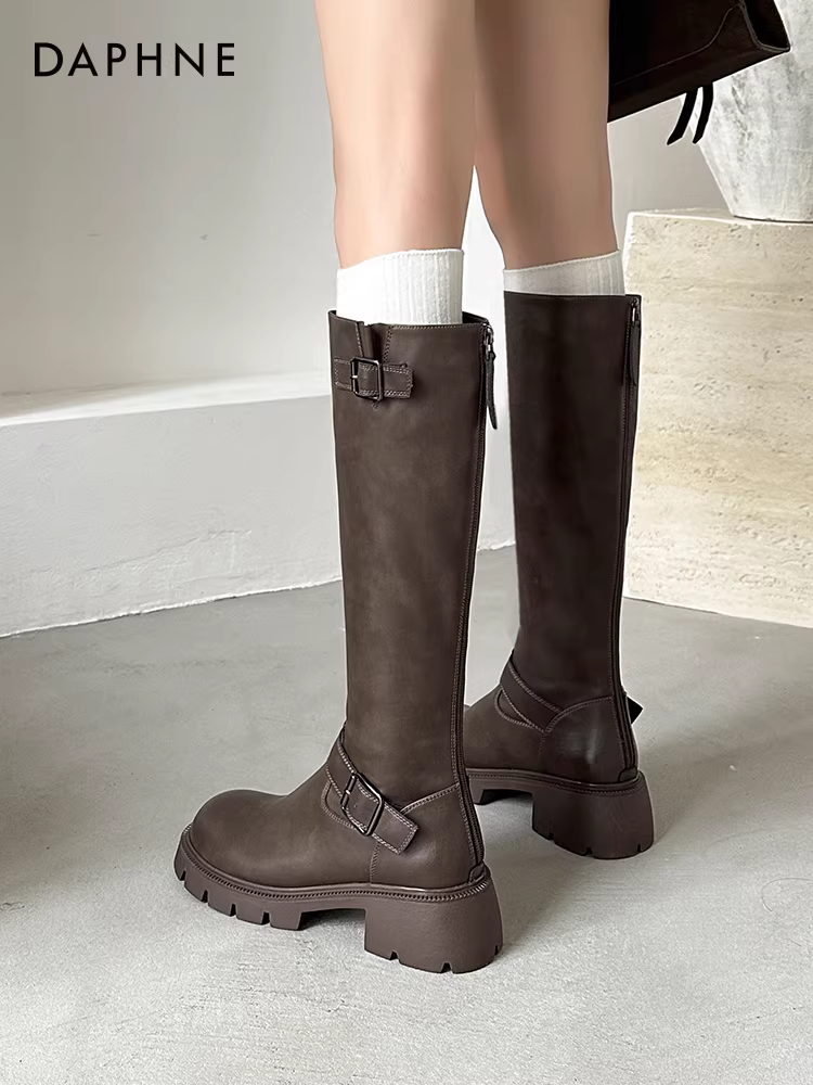 Giày bốt dài Daphne dành cho nữ, kiểu mới thu đông 2025, có lớp lót lông mềm, đế dày, kiểu bốt cao cổ, bốt ngắn, bốt cưỡi ngựa.