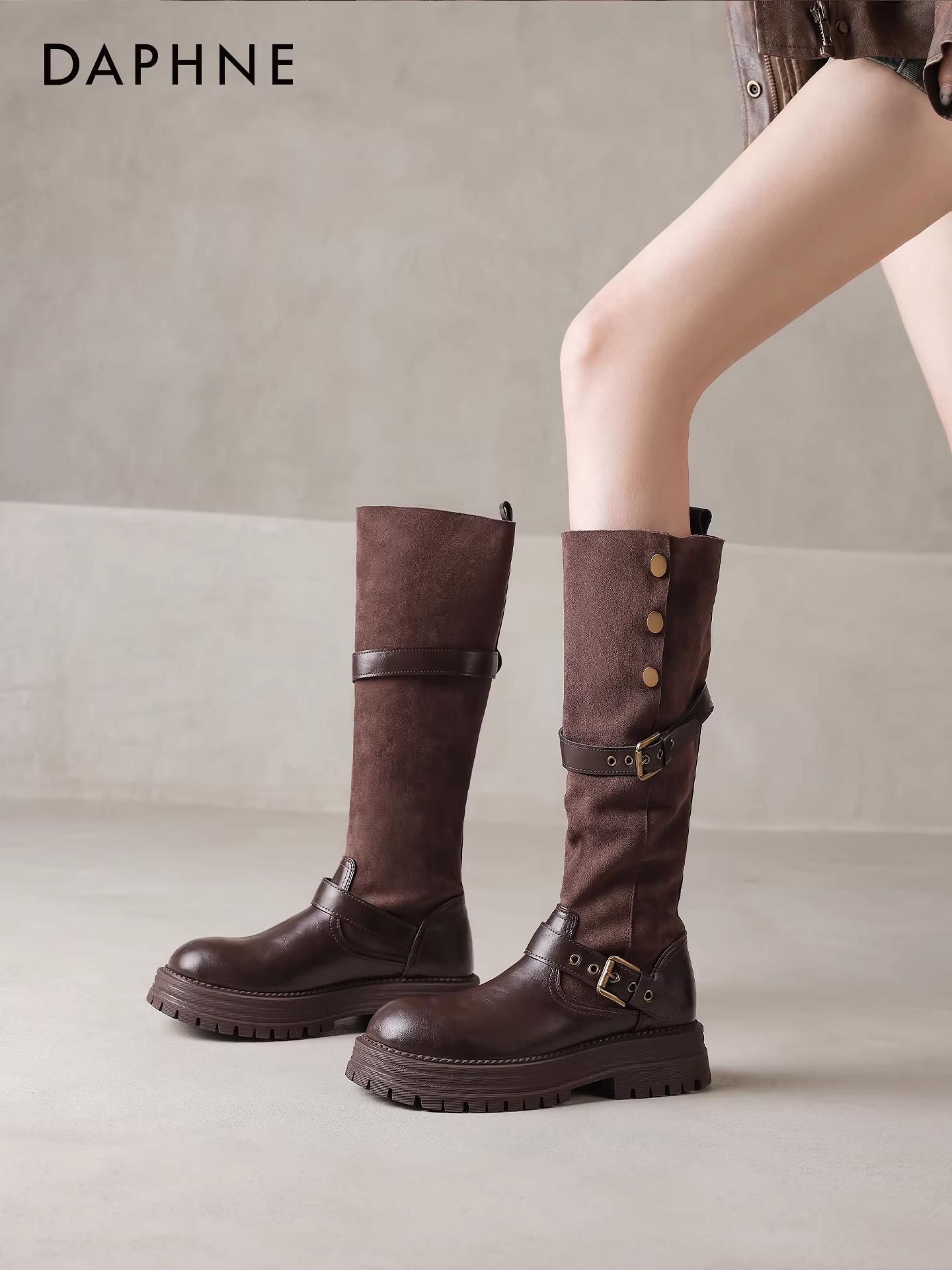 Giày bốt cao cổ Daphne màu nâu dành cho nữ, mẫu mới thu đông 2025, đế dày, lót lông, kiểu Melard.