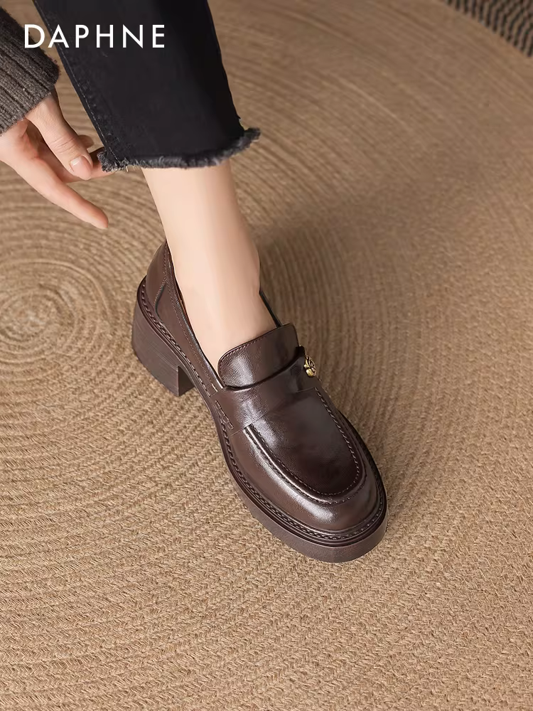 Giày Loafer Daphne Camellia Nữ Đế Dày Thu Đông 2025 Kiểu Anh Quốc Mới Giày Da Nhỏ Mùa Xuân Thu Giày Cao Gót