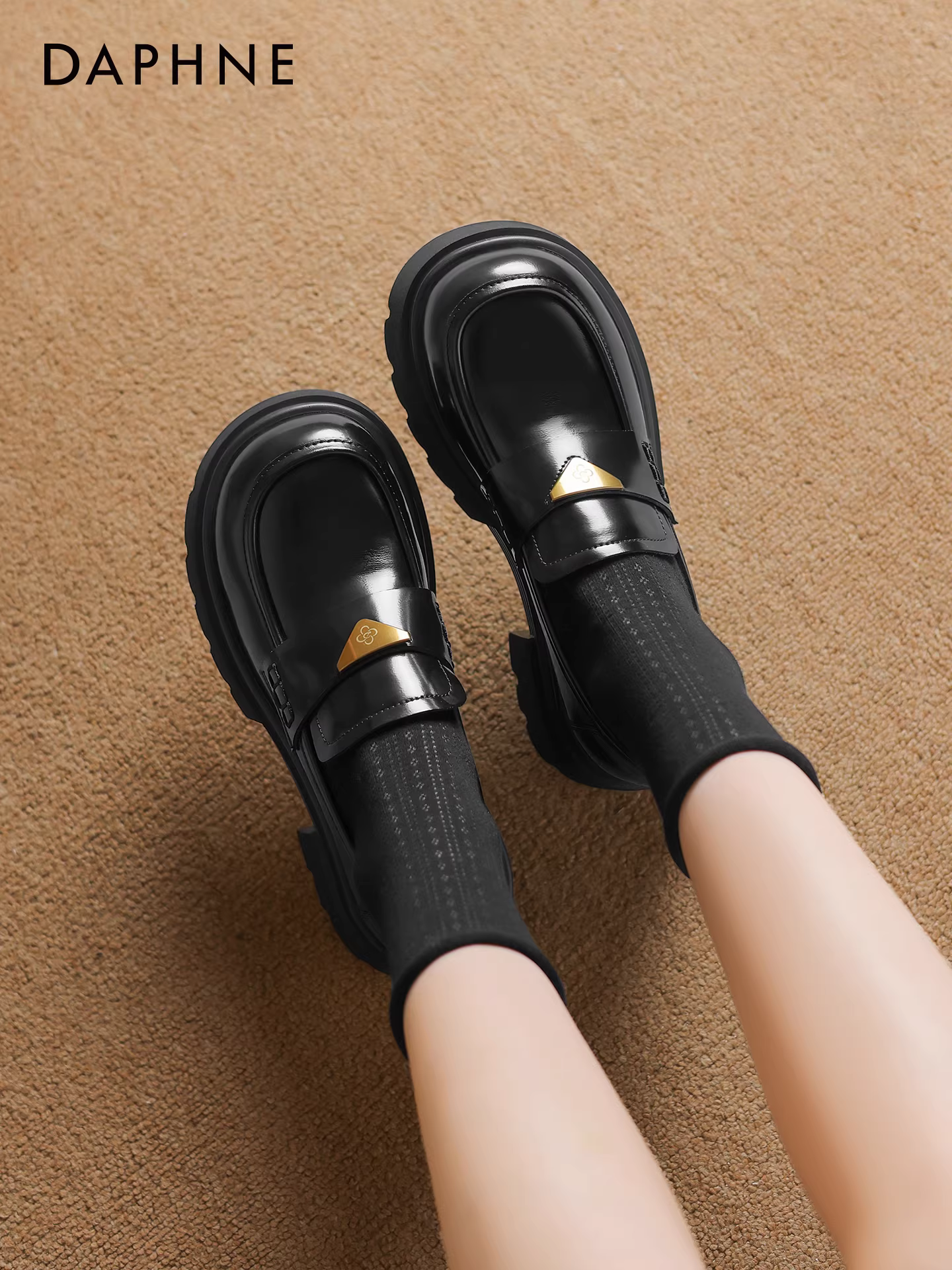 Giày Loafer Daphne nữ 2025 kiểu Anh mới màu đen chất liệu da JK đế dày tăng chiều cao