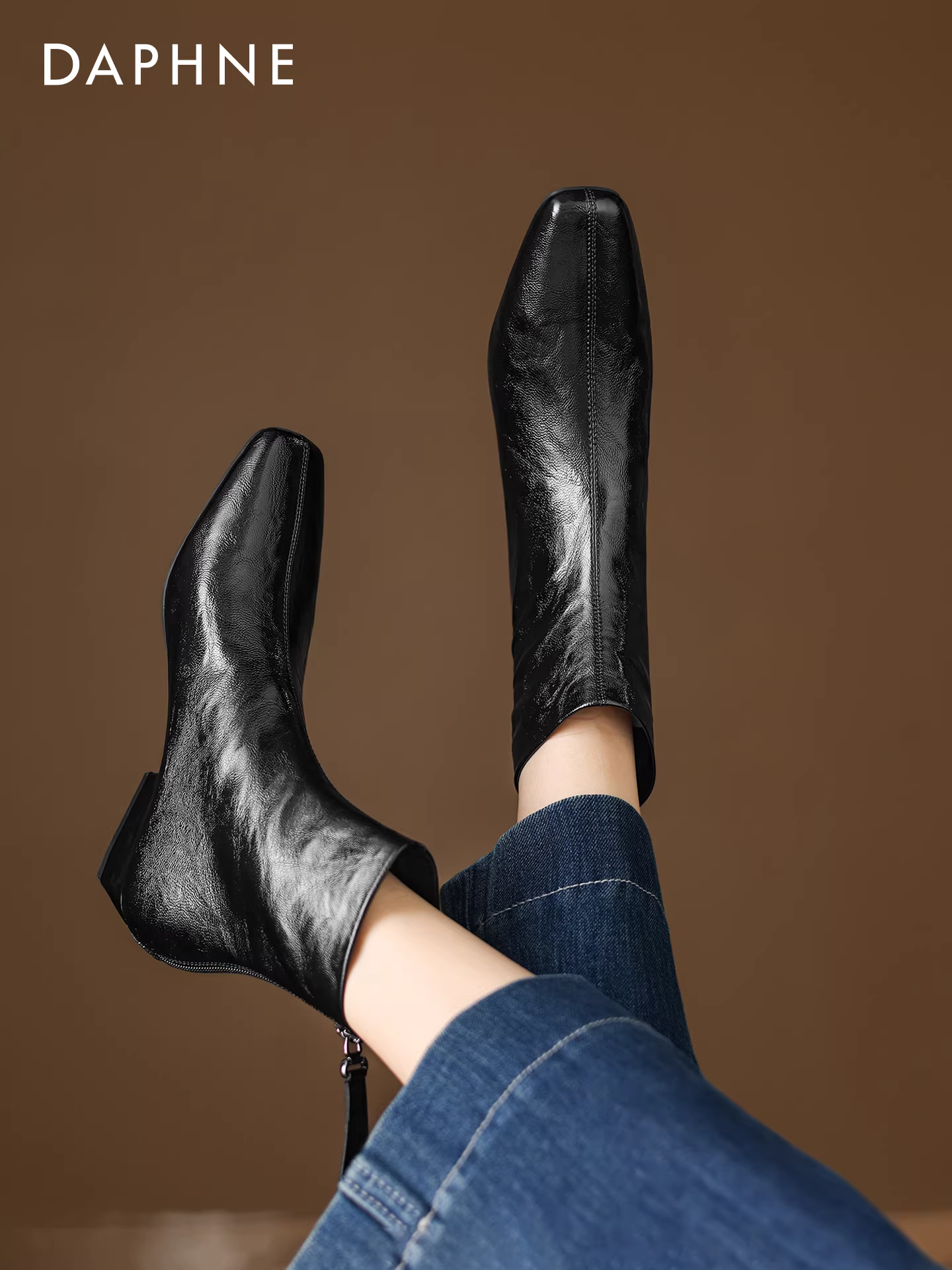 Giày bốt cổ thấp Daphne dành cho nữ 2025, kiểu dáng mới, ôm chân, mùa thu đông, lót lông, màu đen, kiểu Chelsea Martin.