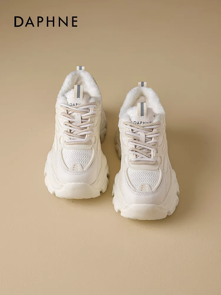 Giày thể thao nữ Daphne lót lông cừu, kiểu dáng mới mùa thu đông 2025, đế dày tăng chiều cao, giữ ấm, chất liệu cotton, kiểu dáng sneaker.
