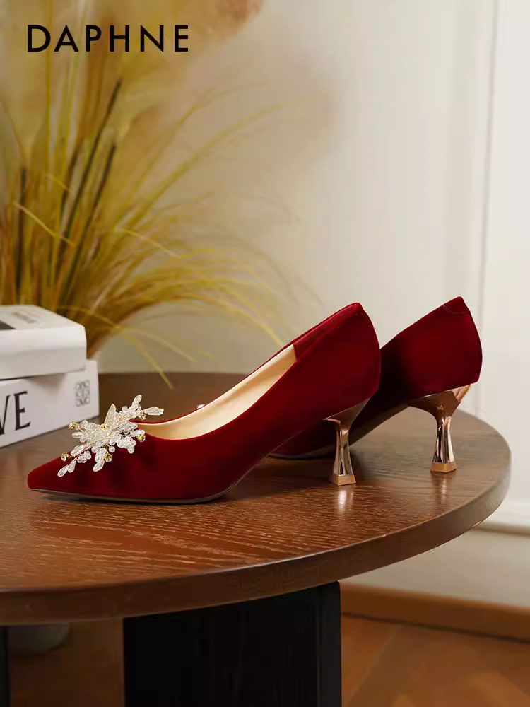 Giày cưới cao gót màu đỏ Daphne dành cho nữ 2025 giày nữ mùa xuân mới giày cao gót giày đơn Xiuhe giày cô dâu giày cưới