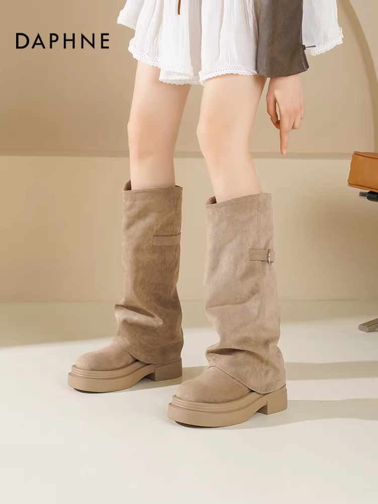 Giày bốt cao cổ đế dày Daphne dành cho nữ, mẫu mới thu đông 2025, kiểu Melard, kiểu cao bồi miền Tây, màu nâu, kiểu dáng quần ống rộng