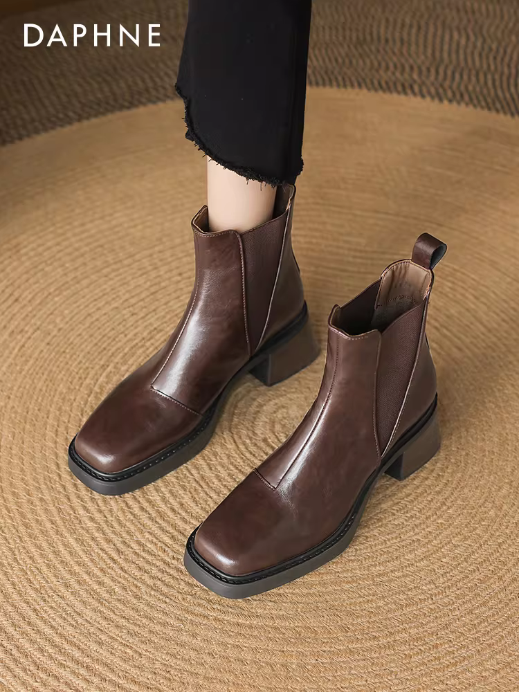 Giày bốt cổ ngắn đế xuồng mũi vuông Daphne Martin 2025 mới dành cho nữ, mùa thu đông, chất liệu da