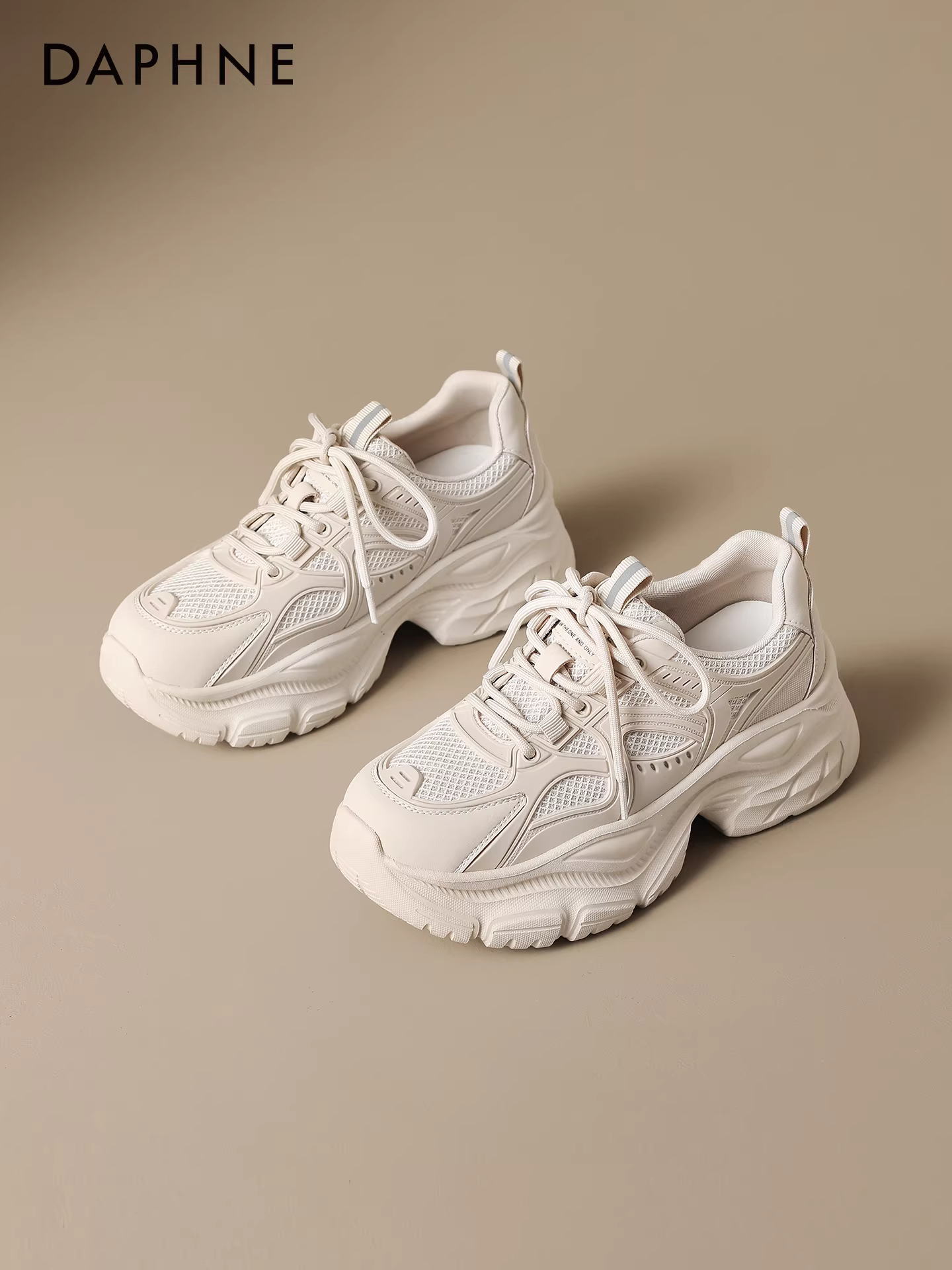 Giày bố đế dày Daphne dành cho nữ 2025, mẫu mới thu đông, lót lông giữ ấm, tăng chiều cao, màu trắng, đa năng, giày thể thao thường ngày