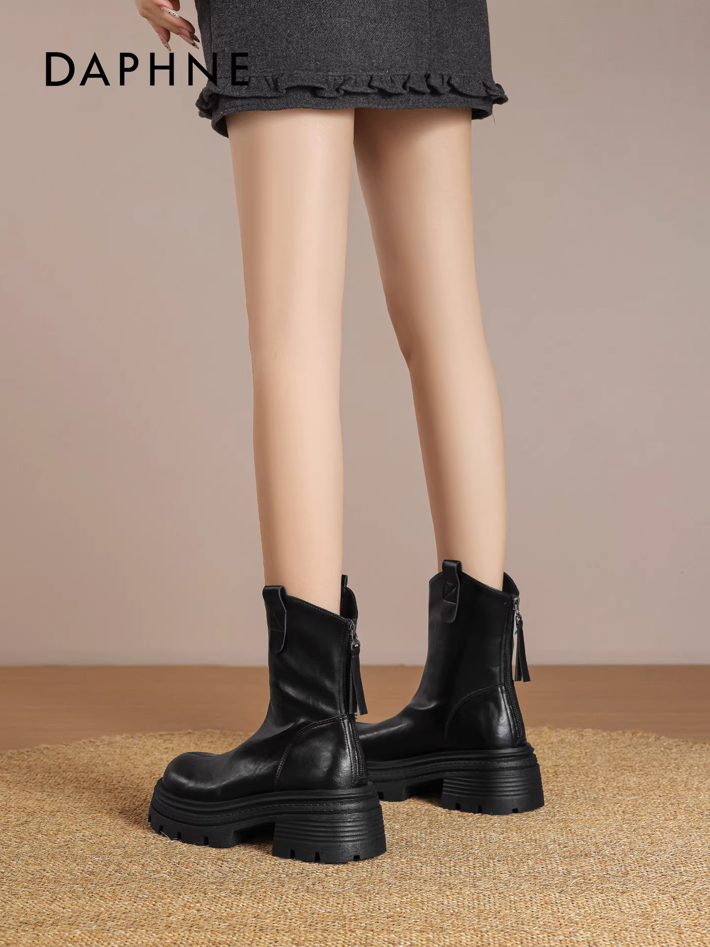 Giày bốt nữ Daphne Brown 2025 Mẫu mới Thu Đông Giày bốt ngắn Melard kiểu Anh đế dày kiểu Martin