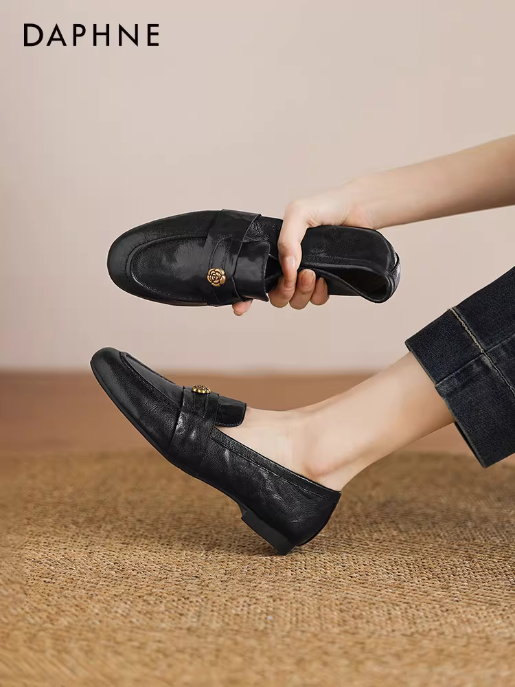 Giày da nhỏ kiểu Anh cổ điển Daphne dành cho nữ, giày bệt, giày lười hoa trà mùa hè mới 2025