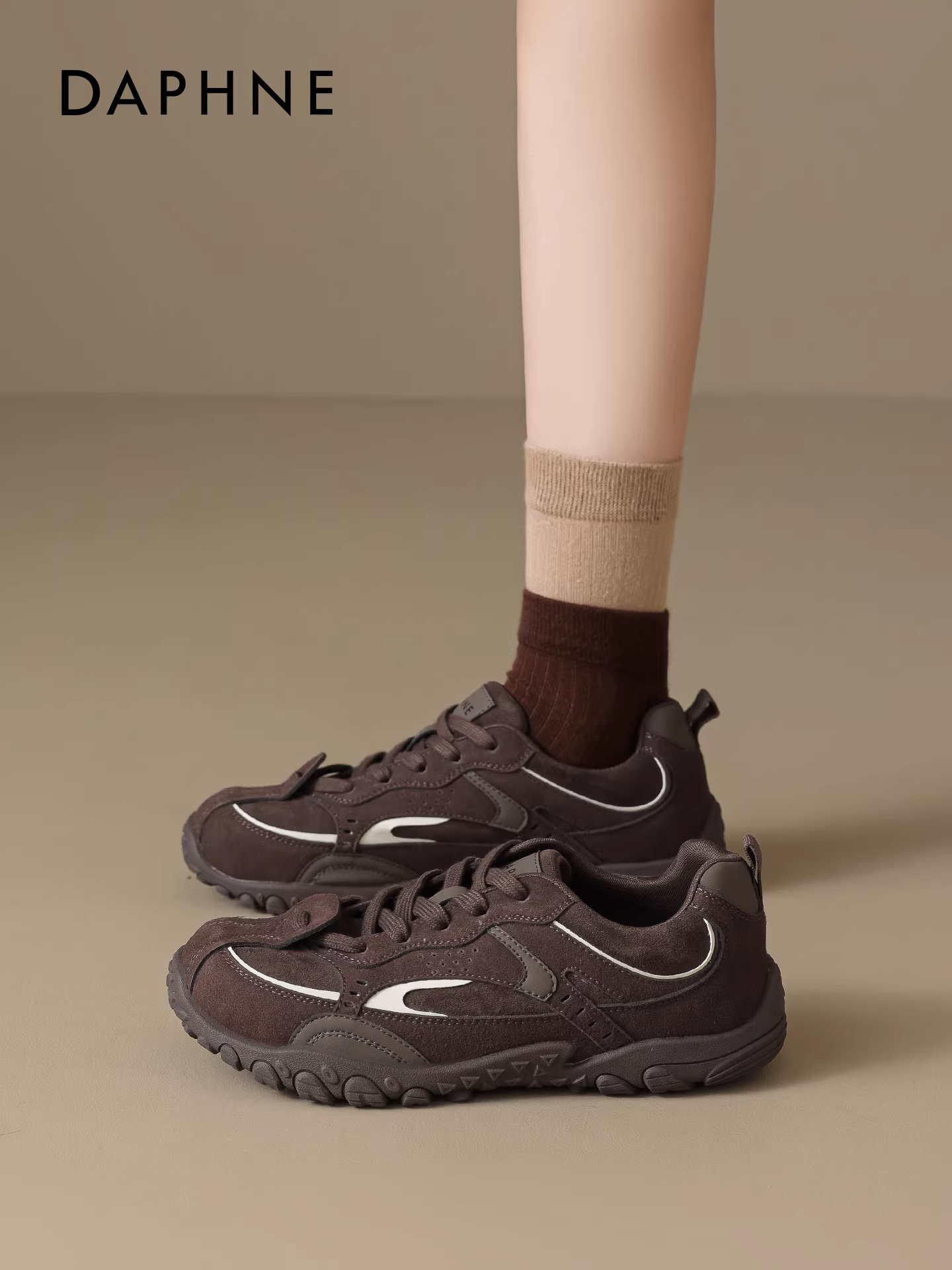 Giày tập luyện retro Daphne dành cho nữ 2025, mẫu mới thu đông, màu cà phê, đế mềm, nhẹ, kiểu giày ballet Melard